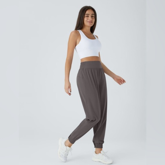 Halara High Waistband Hiking Joggers
NWT - Picture 6 of 6
